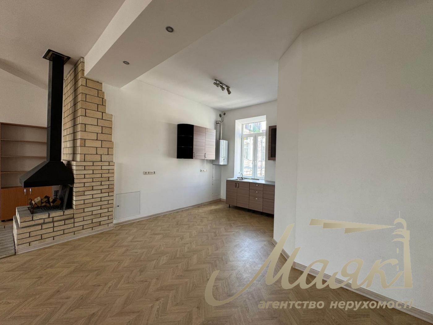 Rent a room (office), 78m2, Podol