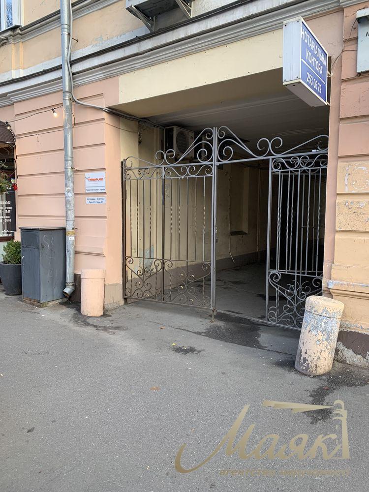 Продаж комерційного приміщення площею 103,5 м², 1-й поверх + цоколь, вул. Липська, Печерськ