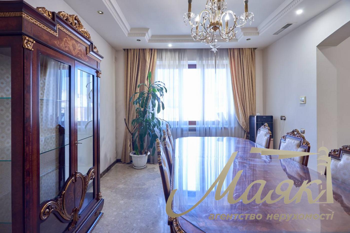 Оренда 4 кімнатної квартири, 163 м, Жилянська 30а, Голосіївський район