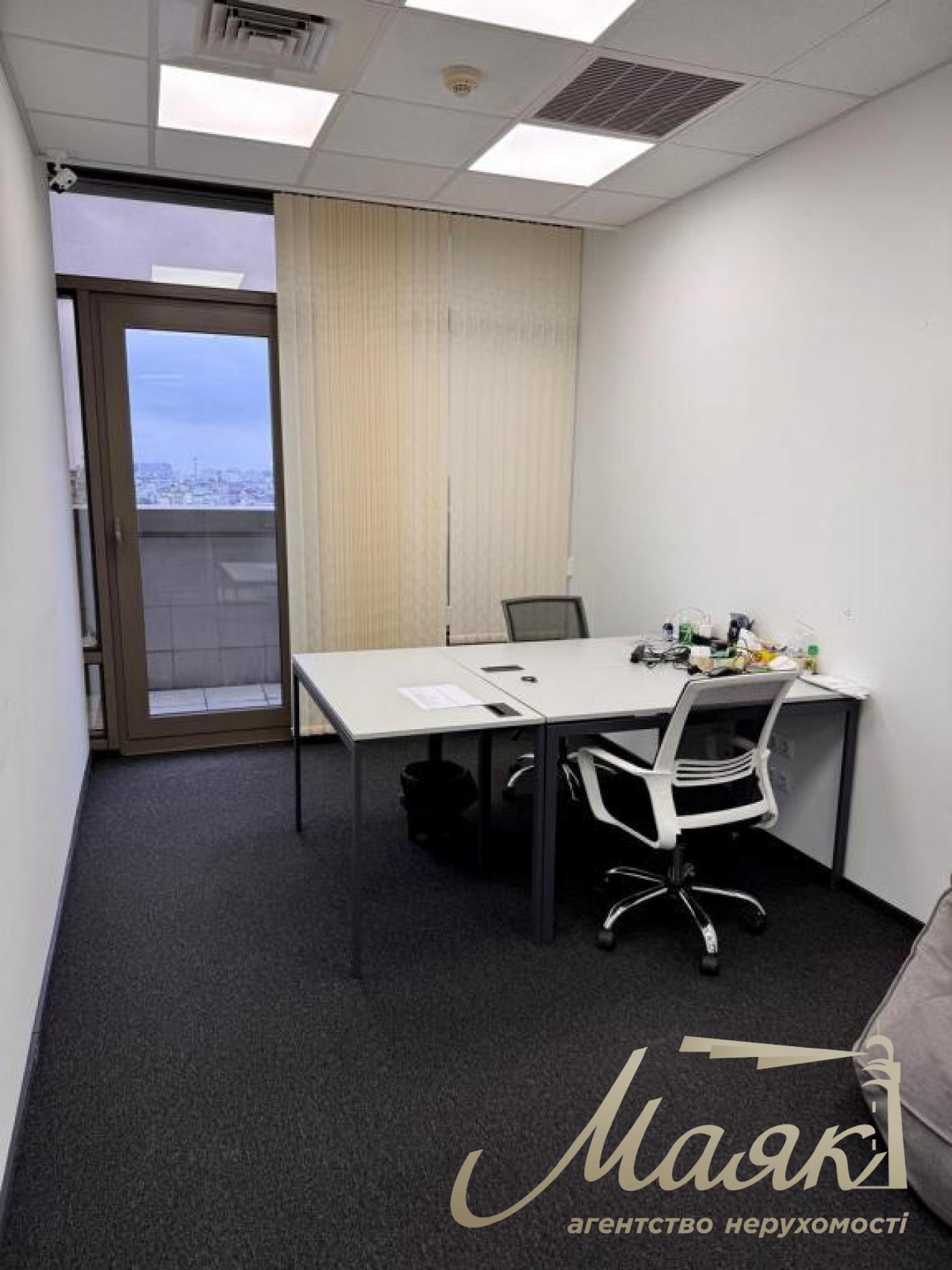 Оренда офісу 200 м.кв у БЦ Леонардо, вул. Богндана Хмельницького