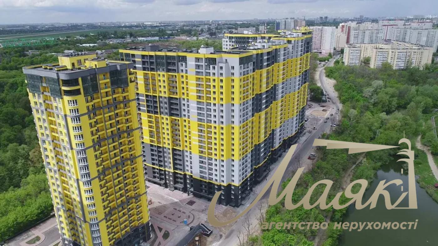 Sale of 5-room apartment in residential complex "Medoviy", Solomensky district
