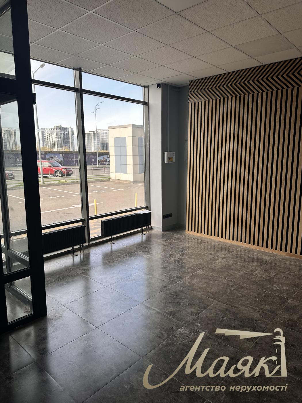 Оренда фасадного комерційного приміщення в ЖК River Stone, Осокорки.