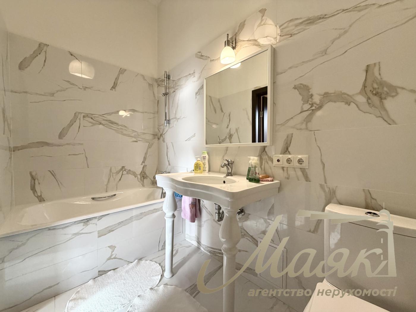 Оренда 4х-кімнатної квартири 200 м² у самому серці Києва - вул. Рейтарська, 5, Шевченківський район.