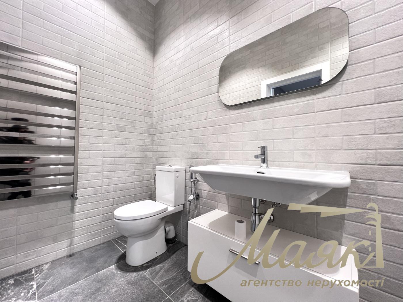 Оренда заміського будинку на Осокорках у котеджному містечку "Блакитна Лагуна"