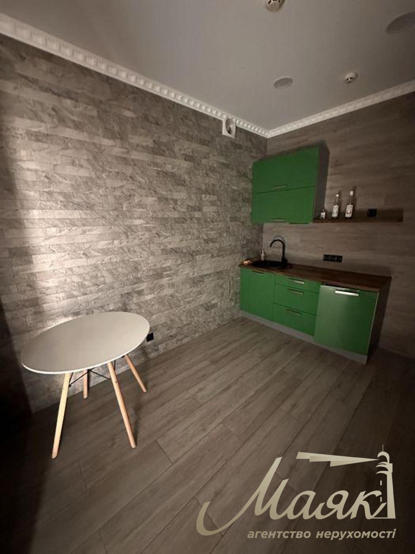 Оренда офісу 186 м.кв ст.метро Олімпійська, Центр