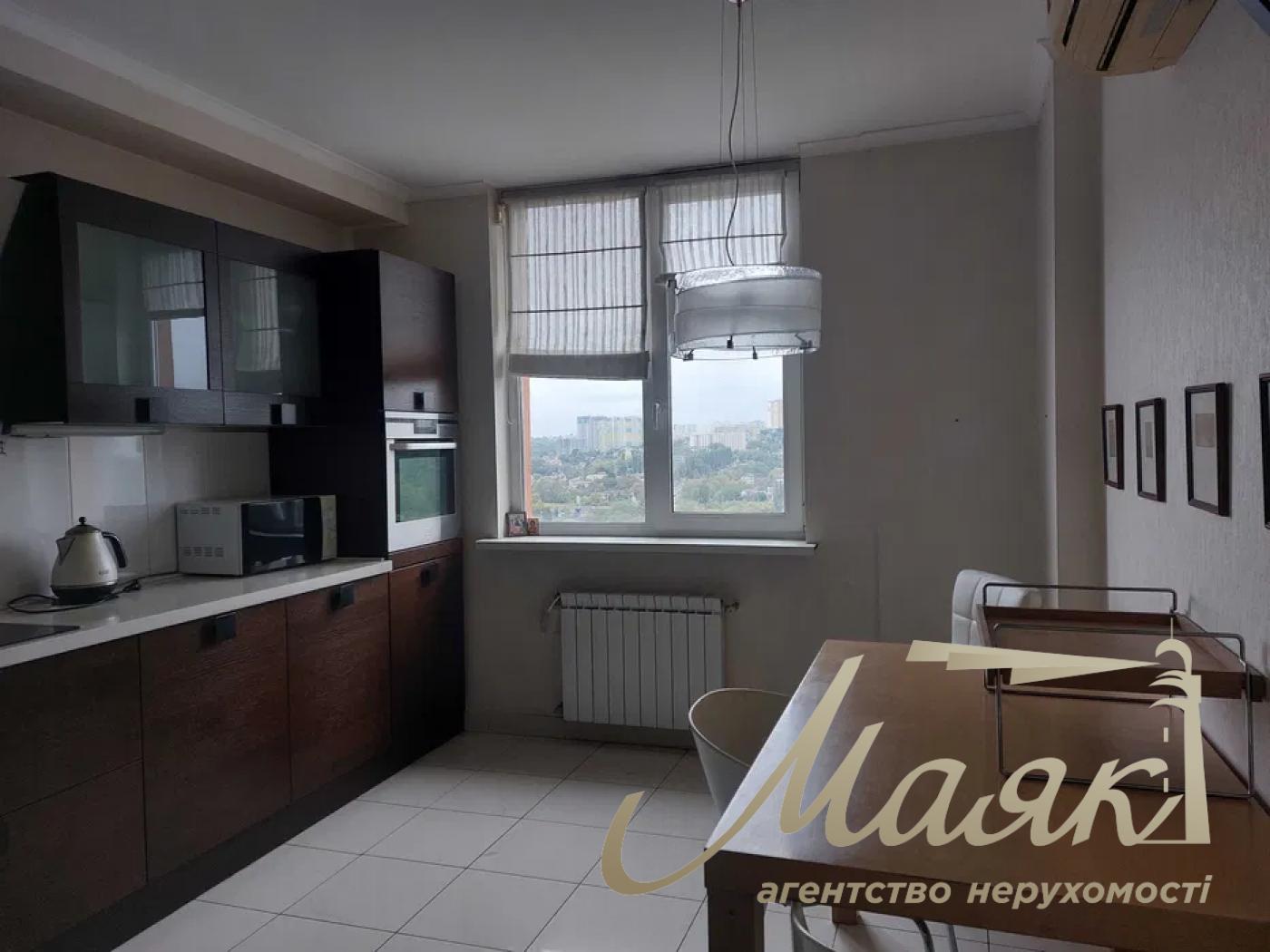 Продаж 4-к 2-х рівневої квартири, 158 м2, вул. Лобановського, Святошинський р-н