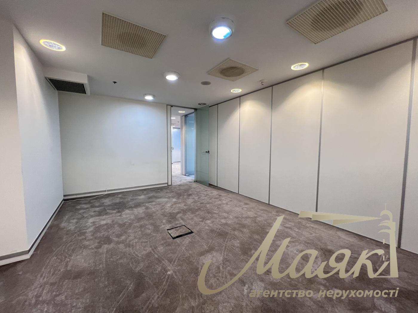 Оренда офісу 77 кв.м в БЦ Леонардо по вул. Богдана Хмельницького 52/17