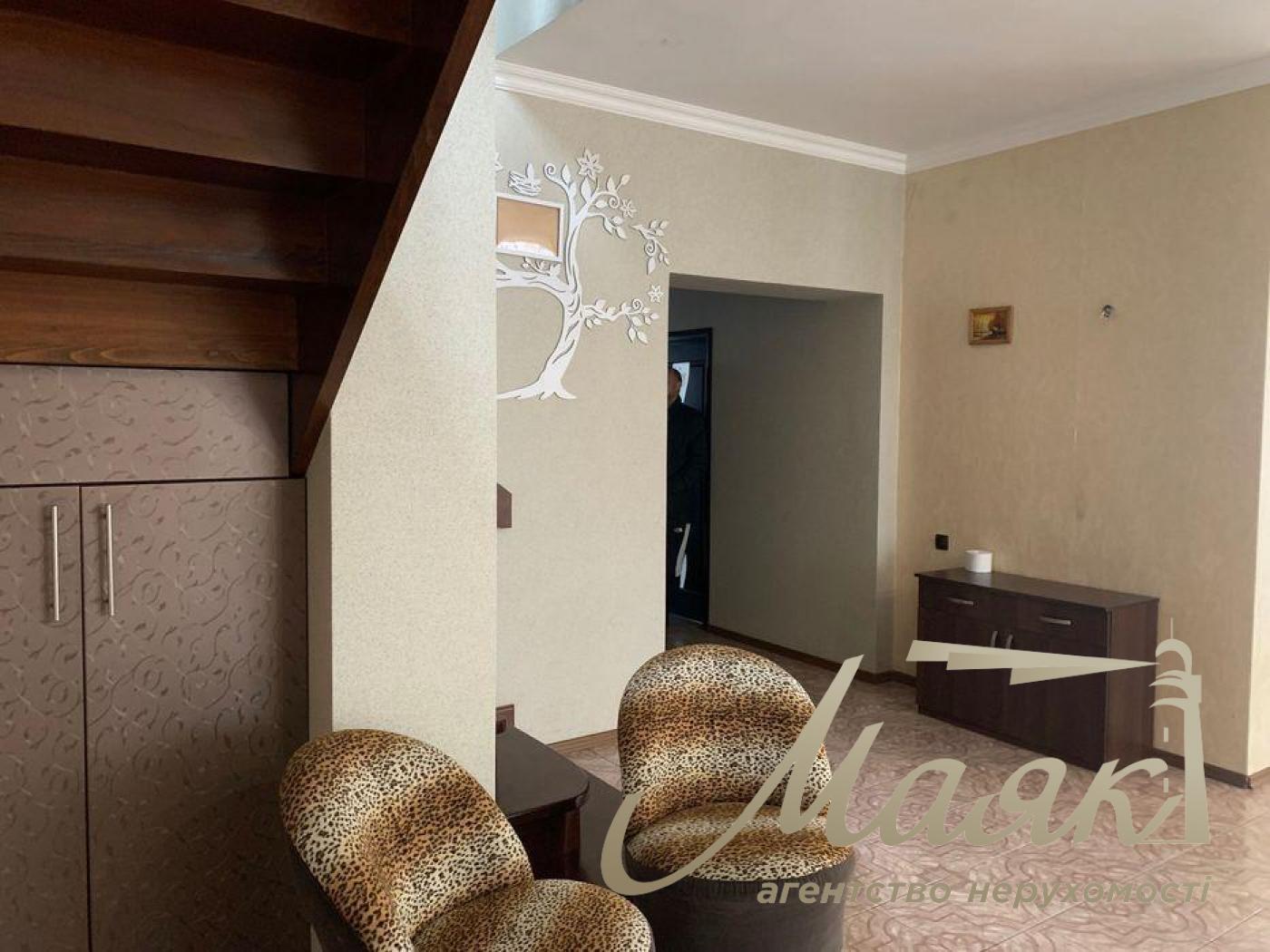 Rent a house 300m2 in the village of Kozin, ulitsa Nova,70