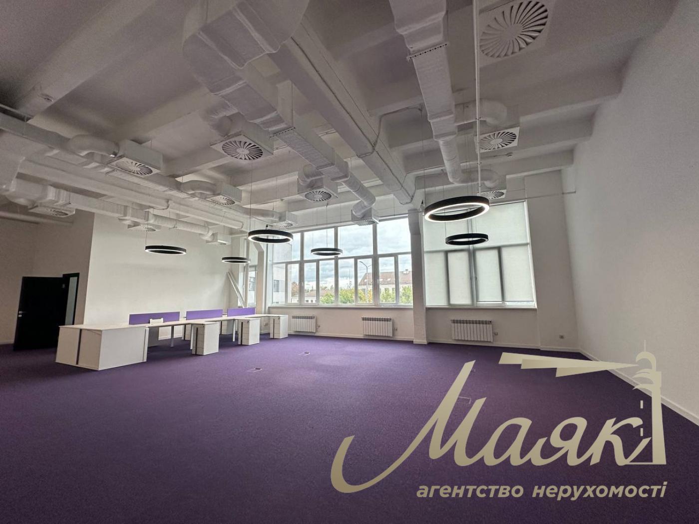 Оренда офісу площею 1 220 м² у бізнес-центрі на вул. Лаврській, Печерський район.