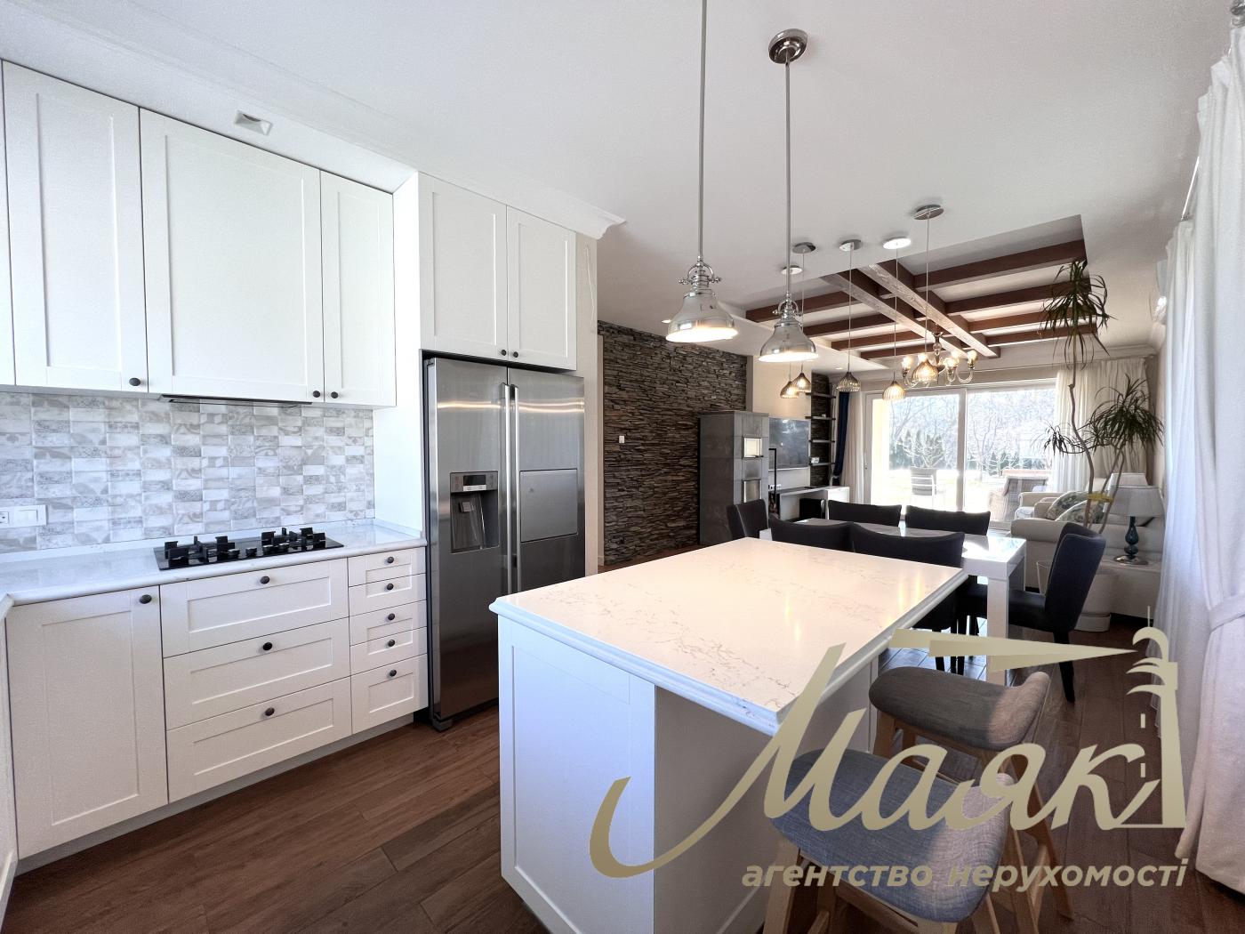 Rent 2-storey house 190m2, Goloseevsky district, Myshelovka