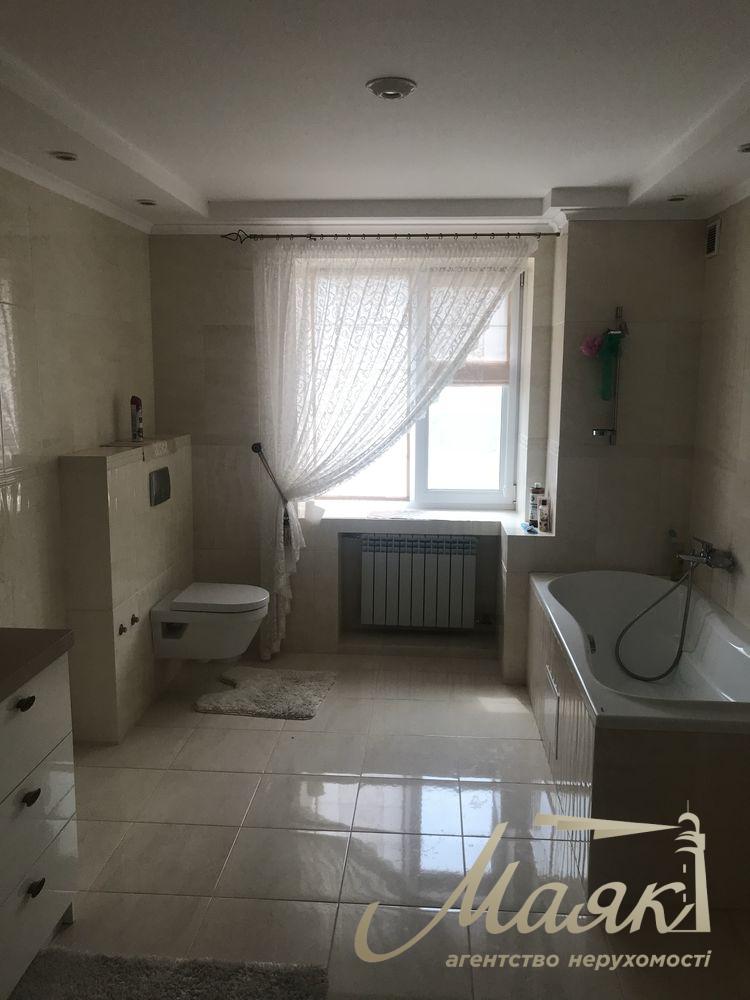 Оренда авторського будинку площею 400 м² з більярдною, зимовим садом та гаражем на 2 автомобілі в с. Підгорці, Обухівський напрямок, Київська область