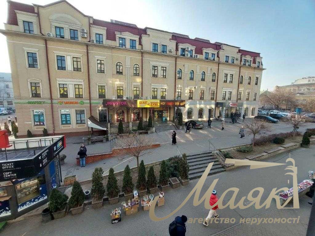 Оренда фасаду, 190 м2, Контрактова площа