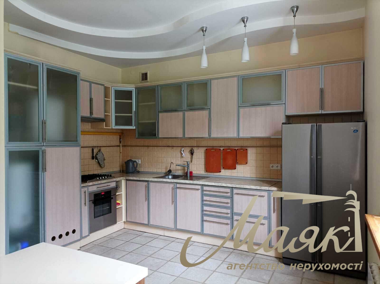 Оренда будинку площею 170 м² за адресою вул. Всеволода Петрива, 7, 5 хв пішки від станції метро «Нивки»
