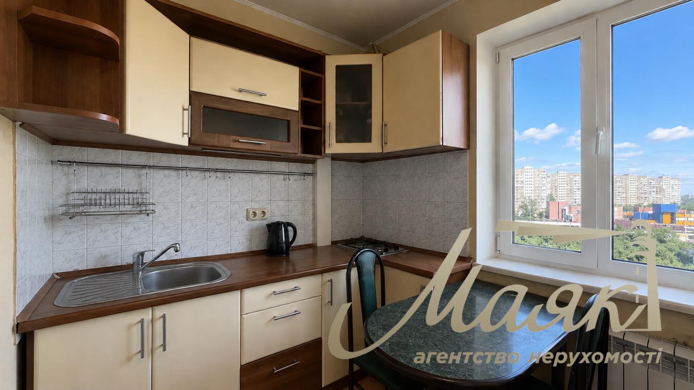 Продаж 1-кімнатної квартири площею 30,2 м² на вул. Рональда Рейгана, 11А, район Троєщина, Київ