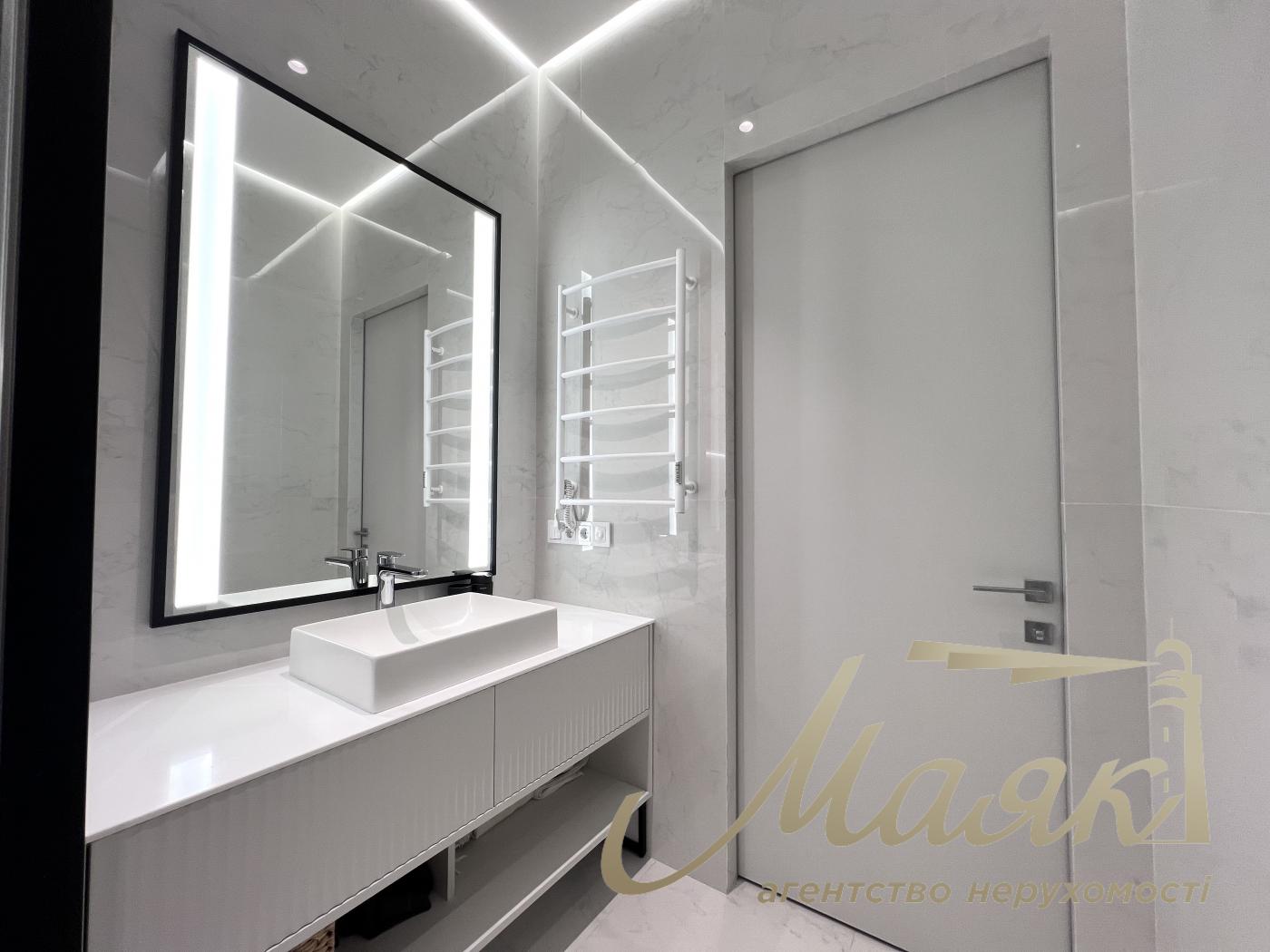 Продаж 1-кімнатної квартири з гарним видом (58,4 м²) у ЖК «Riverstone», вул. Дніпровська Набережна, 10-Д