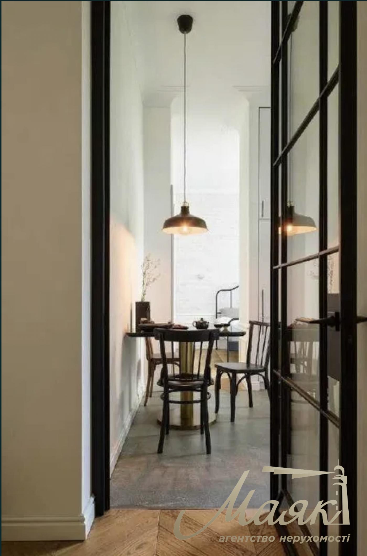 Rent a designer apartment on Silkovichnaya street, Lipki