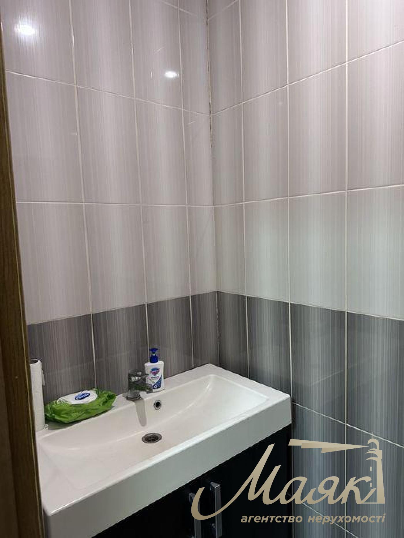 Rent commercial premises 85 sq.m.sq., Podol, Center