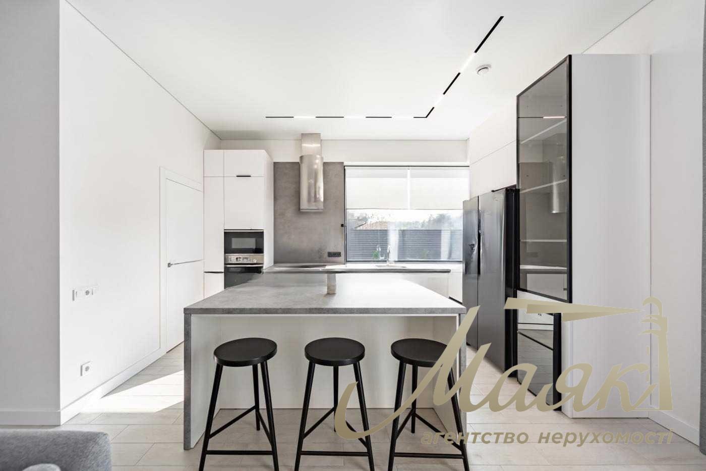Аренда 4-х комнатного дома 178 м², первая сдача, Обуховское направление