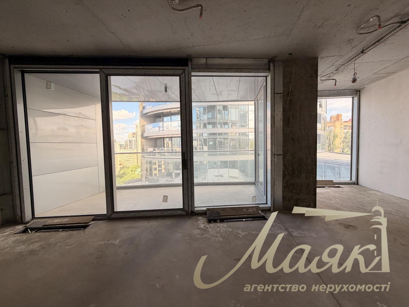 Продаж комерційного приміщення у житловому комплексі Taryan Towers, вул. Іоанна Павла II
