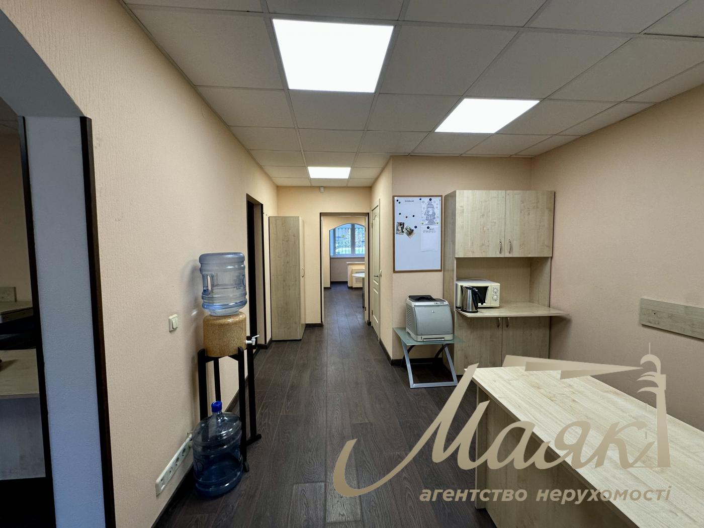 Оренда офісного приміщення (70 м²) на просп. Свободи, 17, Виноградар