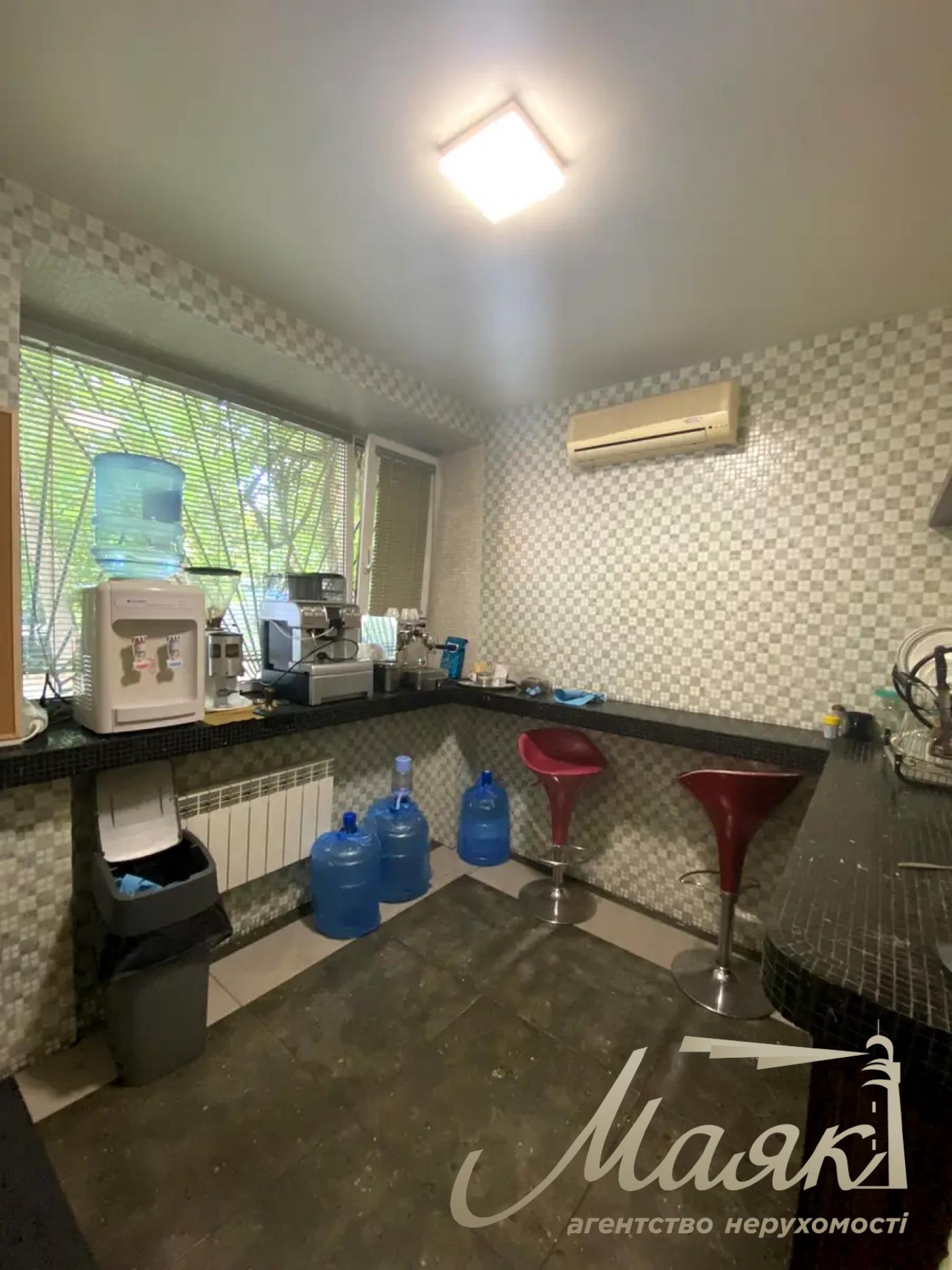 Office for rent 230m2 Aleksa Tikhogo str. 89-A, Shulyavskaya.