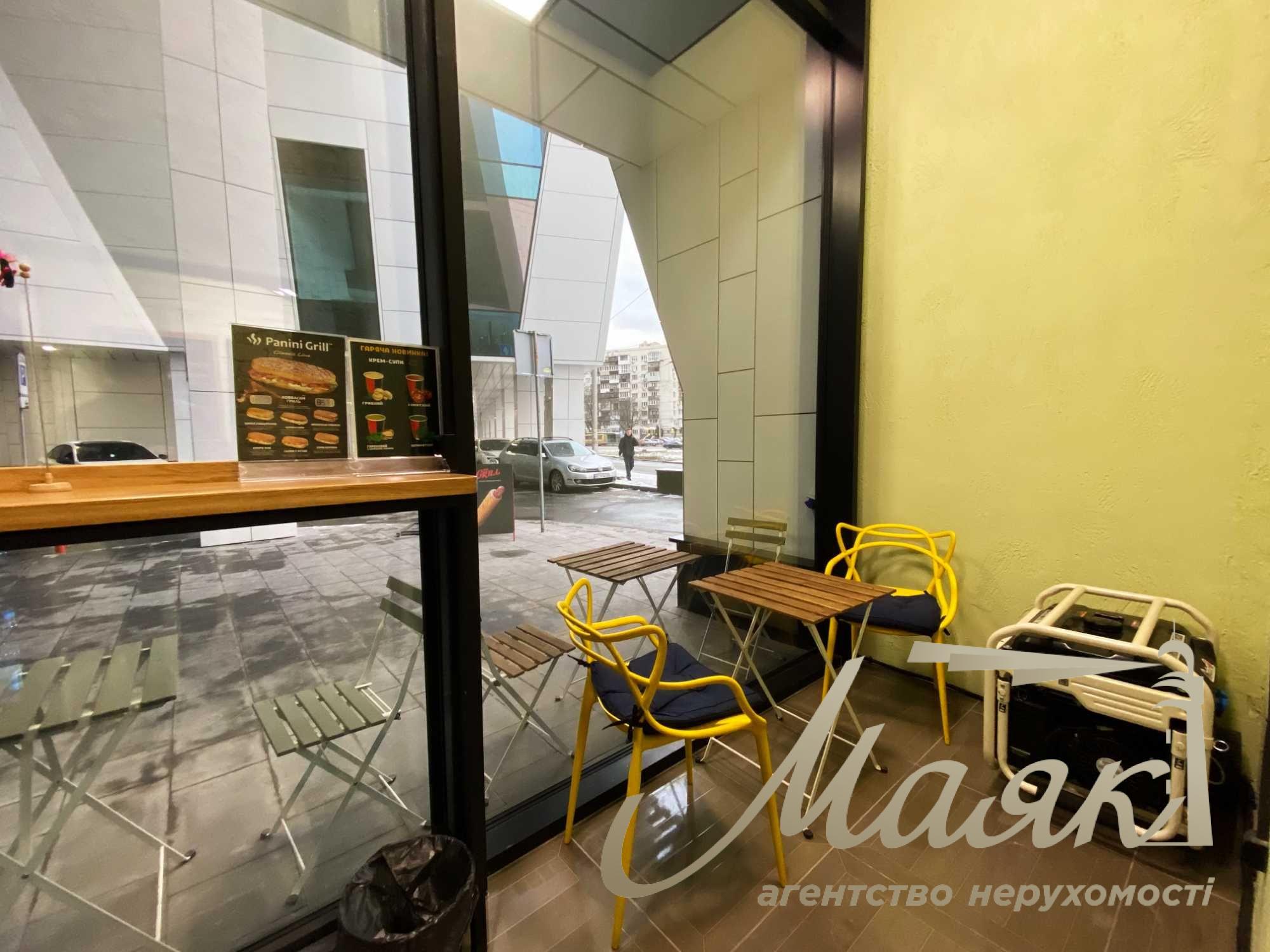 Продаж фасаду ЖК Manhattan, кафе 17,8+12 м, ФАСАД