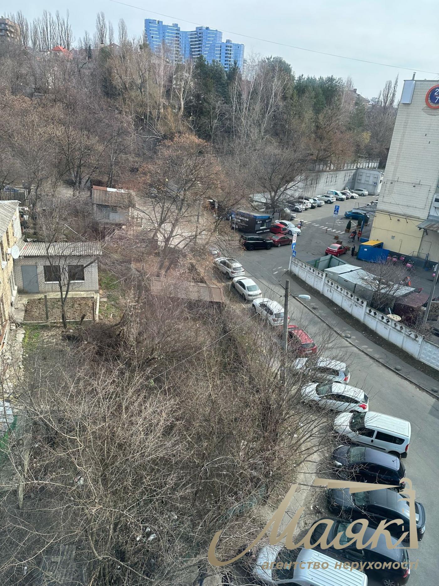 Продаж ділянки землі під будівництво в центрі Києва. Печерськ.
