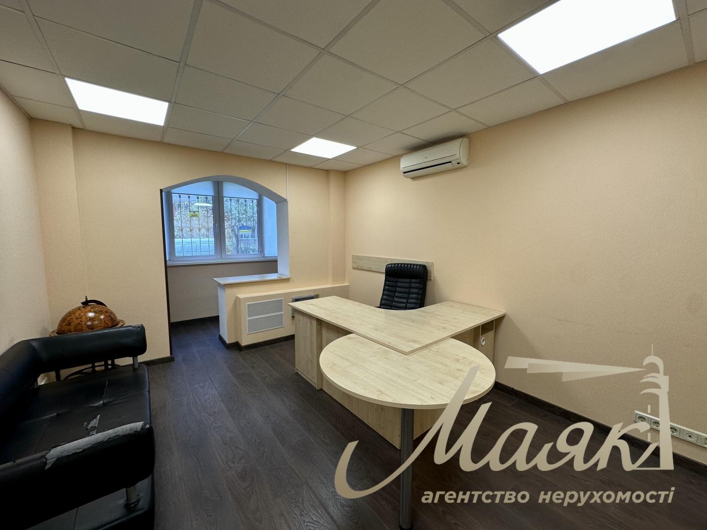Оренда офісного приміщення (70 м²) на просп. Свободи, 17, Виноградар