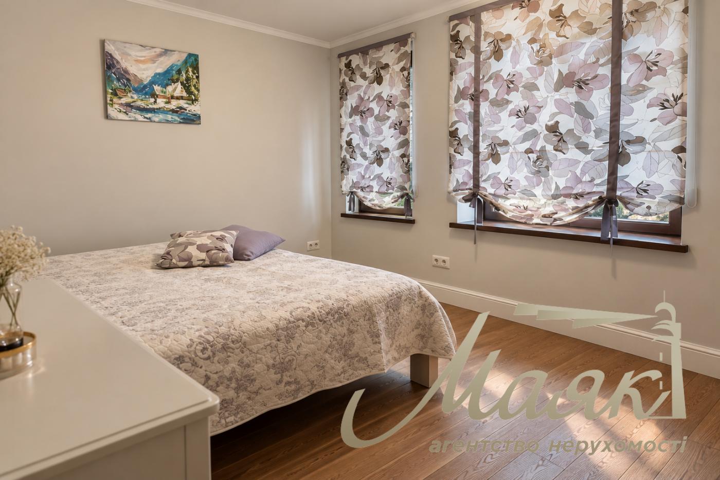 Оренда автономного будинку в с. Романків, 500 м², 3 поверхи, гараж, повна автономність, Київська область, Обухівський напрямок.