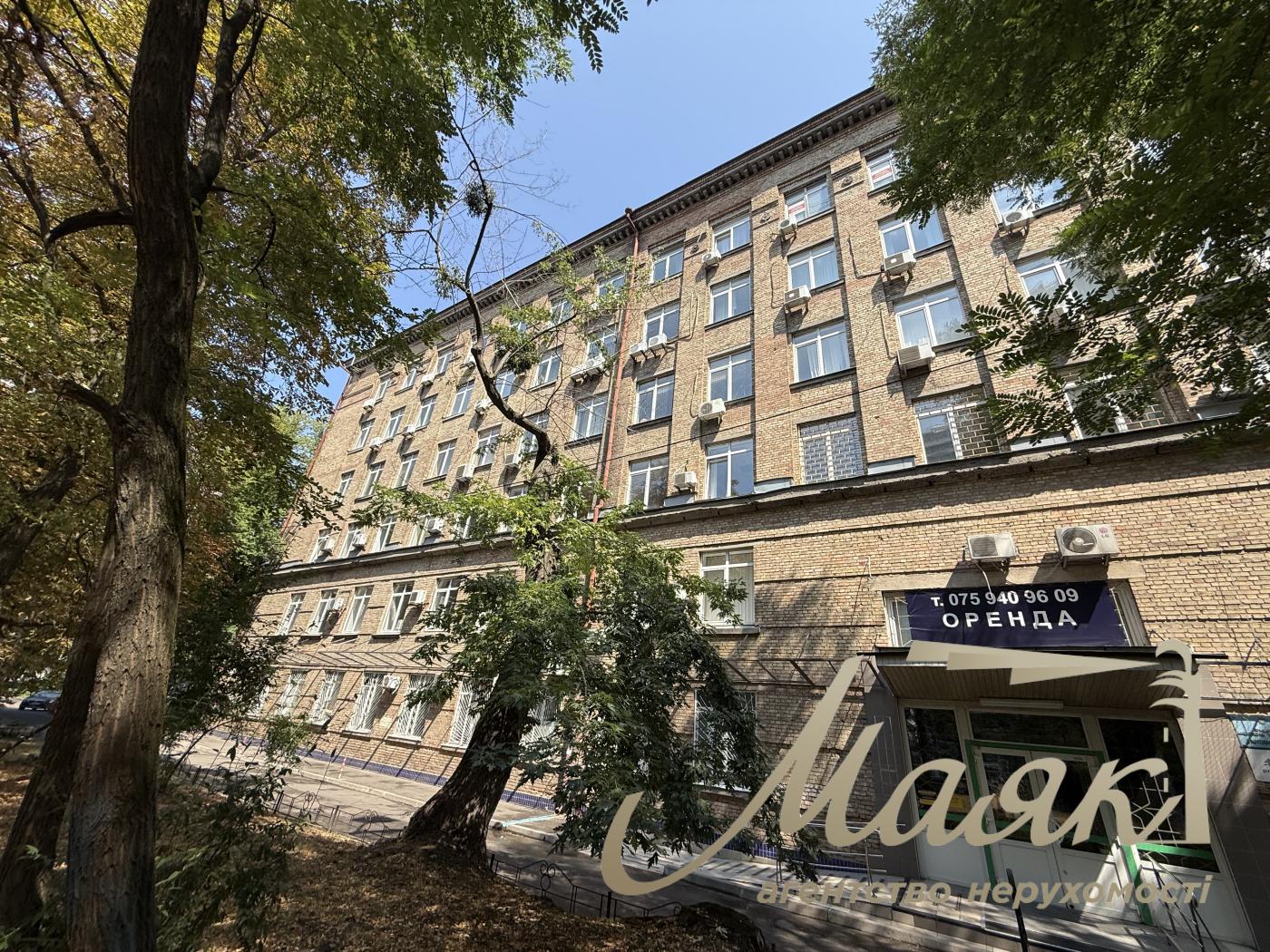 Продаж офісного поверху площею 1000 м², вул. Євгенія Коновальця, 31, Печерськ