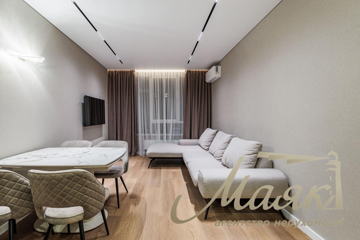 Продажа 1-комнатной квартиры с ремонтом ЖК Варшавский 3, Виноградарь, Киев