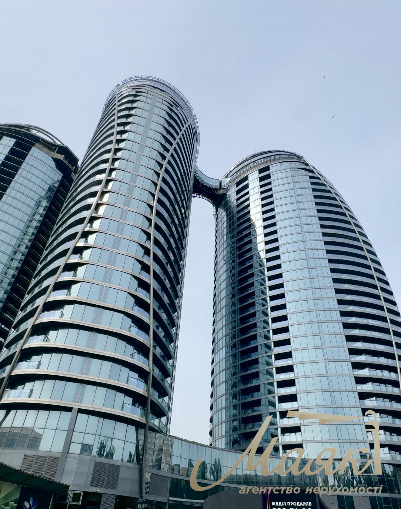 Apartment for sale without repair 240 sq.m. in Taryan Towers Residential Complex