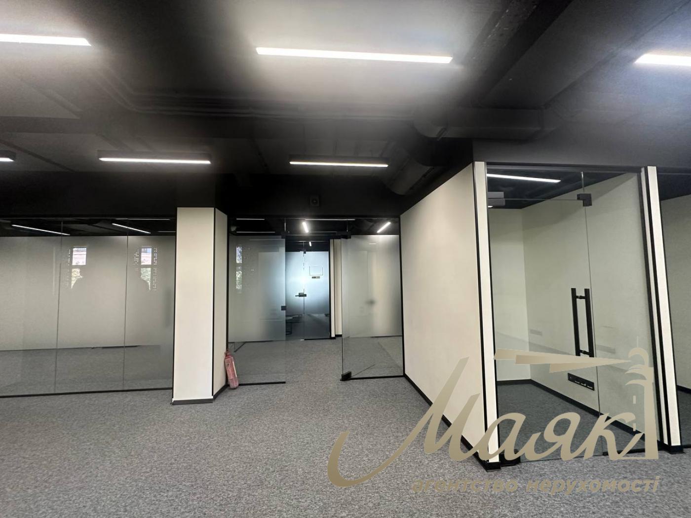 1,132 m² Office Space for Rent in the Business Center at 18/7 Almazova Street, Pechersk