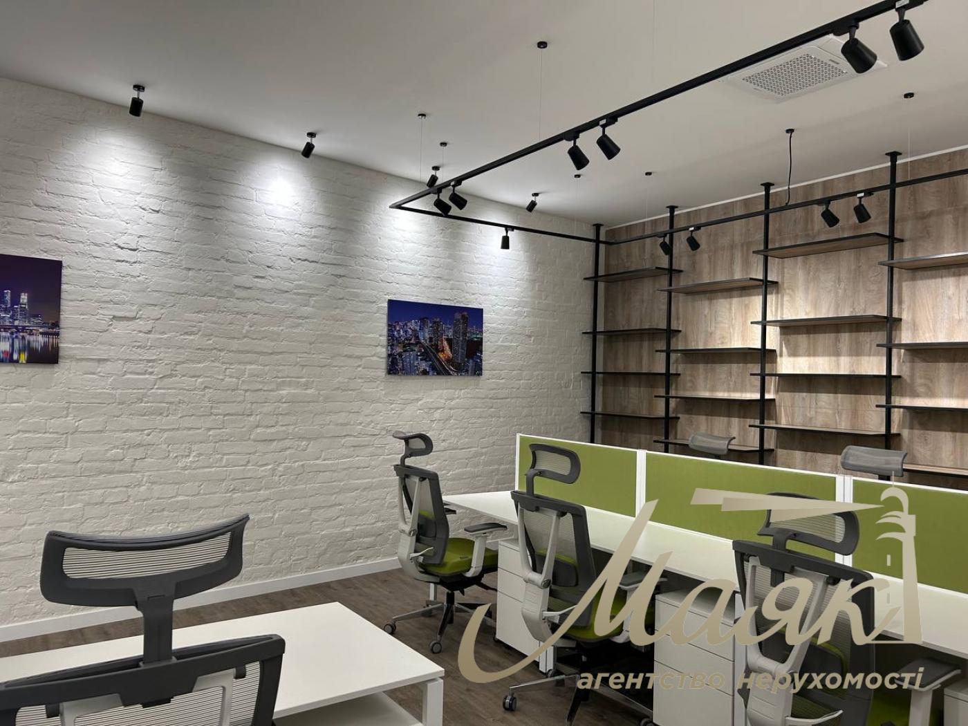 Rent designer office 73 m2 on Secheviye Streltsov, Center