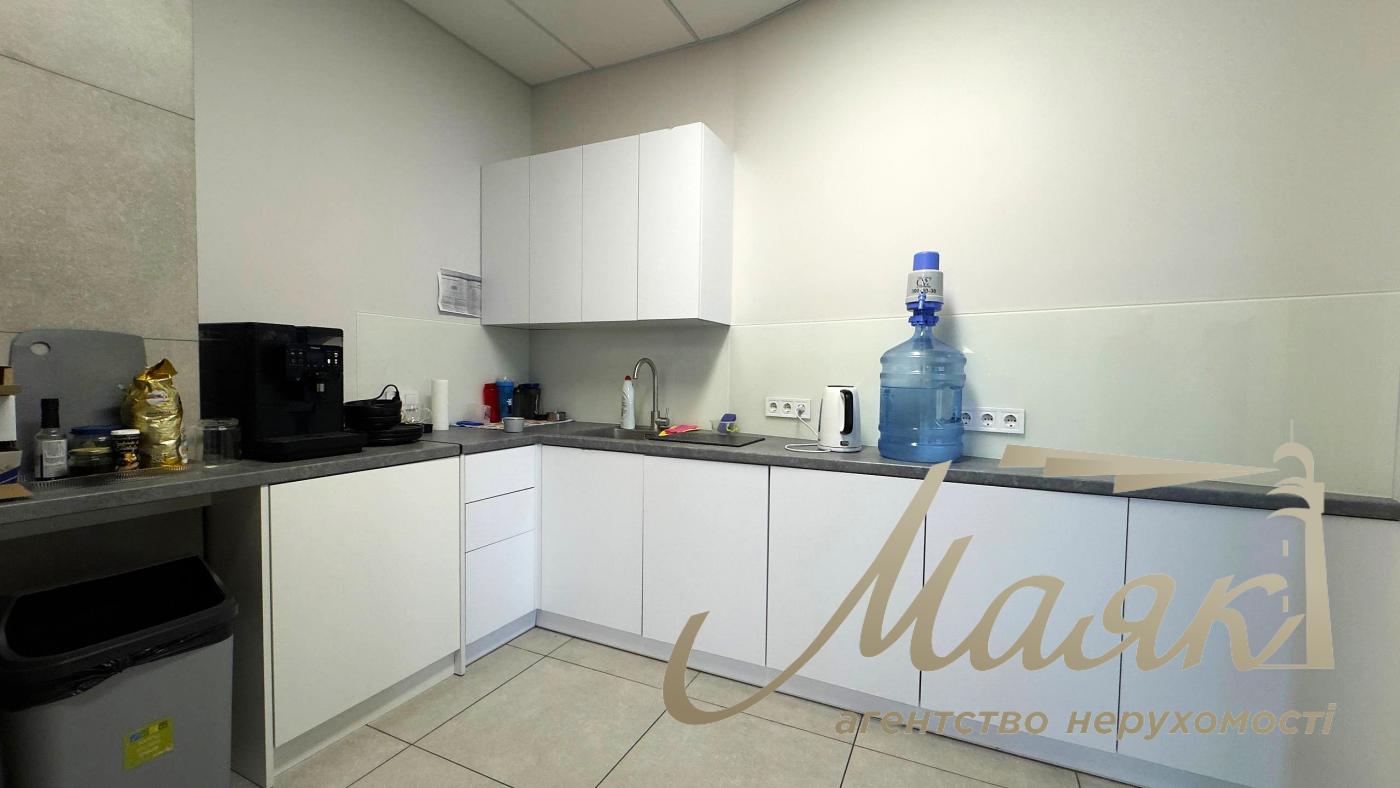 577 m² office space for rent in the IQ Business Center, on Bolsunovskaya and Zverinetskaya Streets.