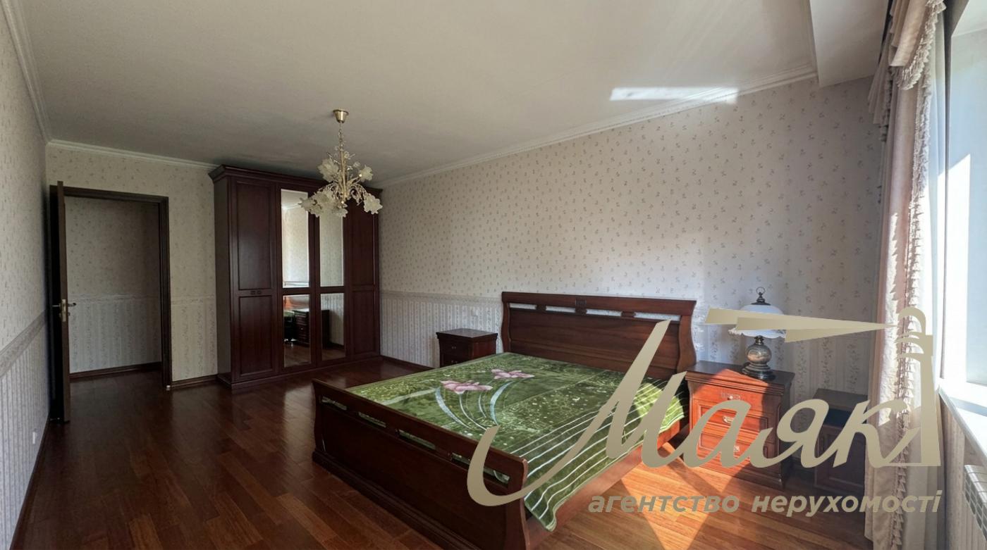 3-bedroom apartment for rent, 90 m², at 2 Nikolsko-Botanicheskaya Street