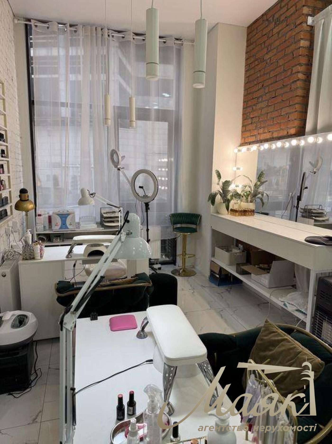 Оренда комерційного приміщення ЖК Бульвар Фонтанів, вул. Саперне поле