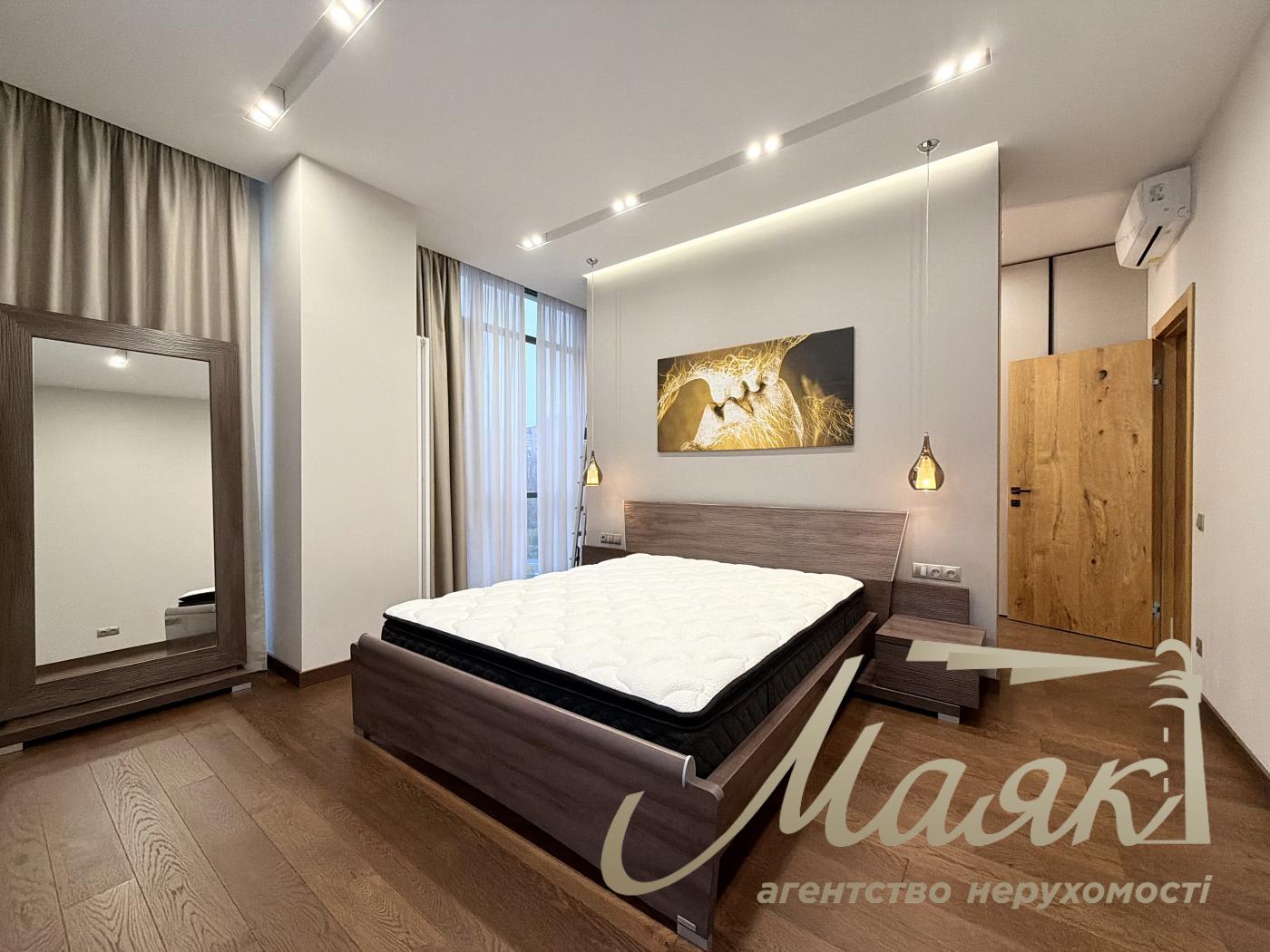 Rent 3-room apartment in LCD Novopecherskie Lipki str. Andriy Verkhoglyada (Mykhaila Dragomirov), 11-V