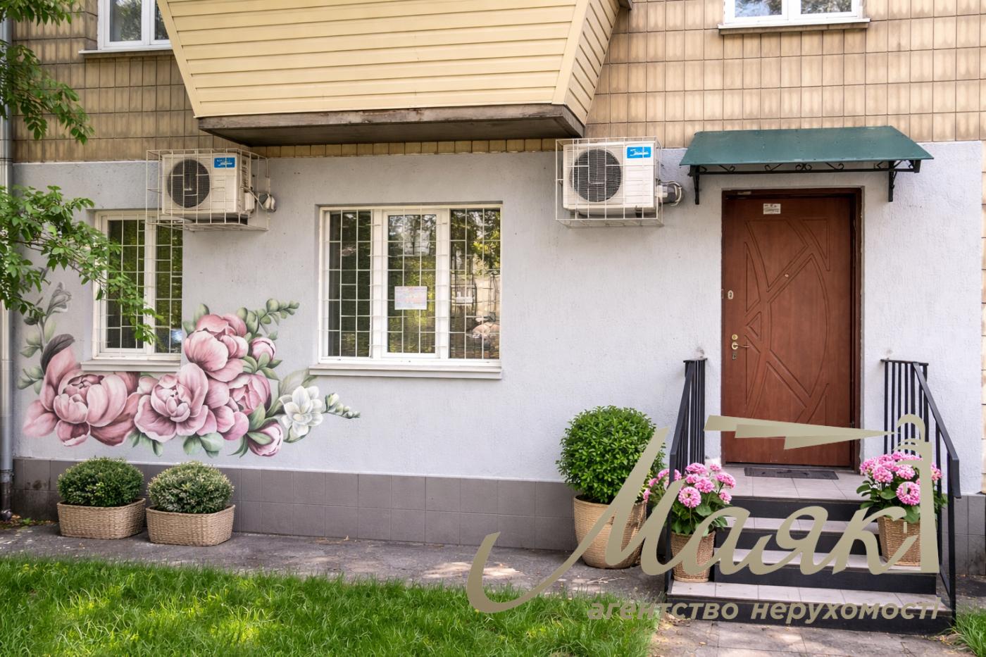 Продажа фасадного коммерческого помещения 89м2 в проходном и перспективном месте — поворот на ЖК «Комфорт Таун».