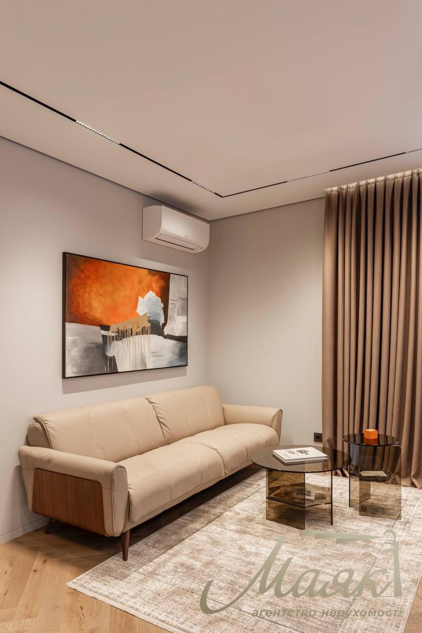 80-square-meter apartment for rent in the French Quarter 2 residential complex, Predslavinskaya St., Downtown, Kyiv