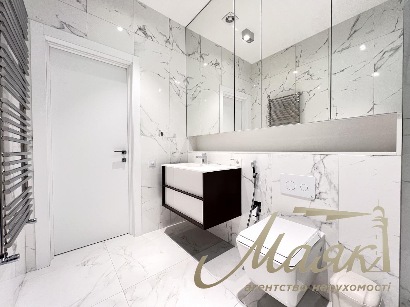 Оренда заміського будинку на Осокорках у котеджному містечку "Блакитна Лагуна"