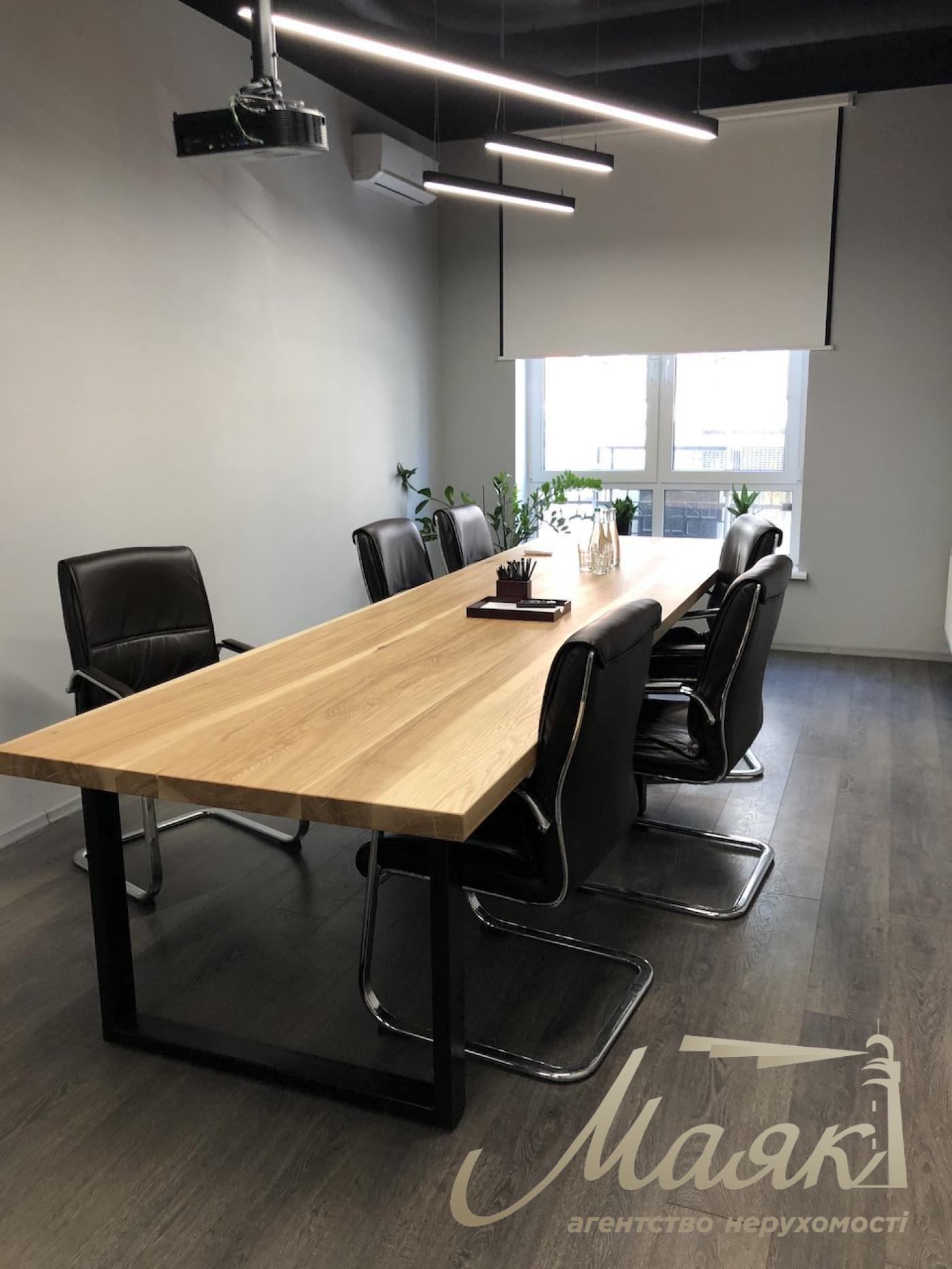 Оренда офісу 220м2 на Воздвиженці по вул.Дегтярна 8, Поділ.