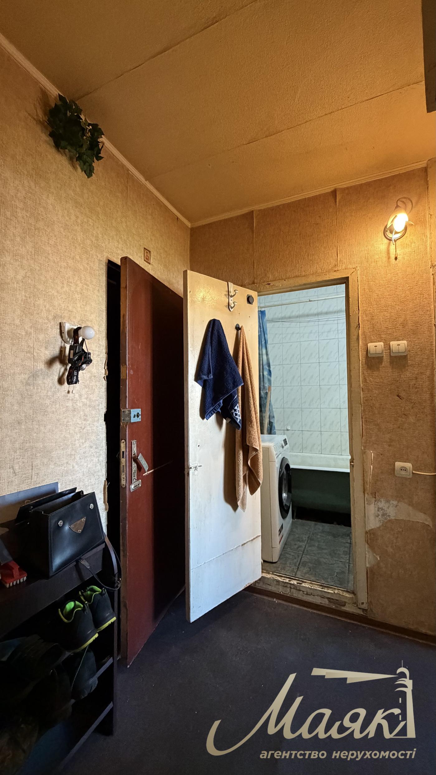 Продаж 1-кімнатної квартири площею 30,2 м² на вул. Рональда Рейгана, 11А, район Троєщина, Київ