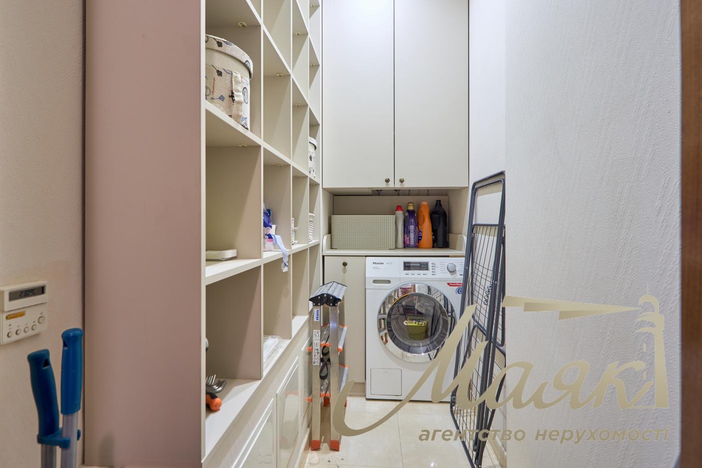 Оренда 4 кімнатної квартири, 163 м, Жилянська 30а, Голосіївський район