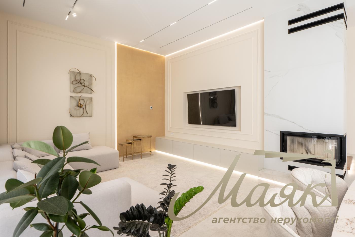 Продаж будинку площею 450 м² з басейном та гостьовим будинком у житловому комплексі «Хутір Ясний», Лесники