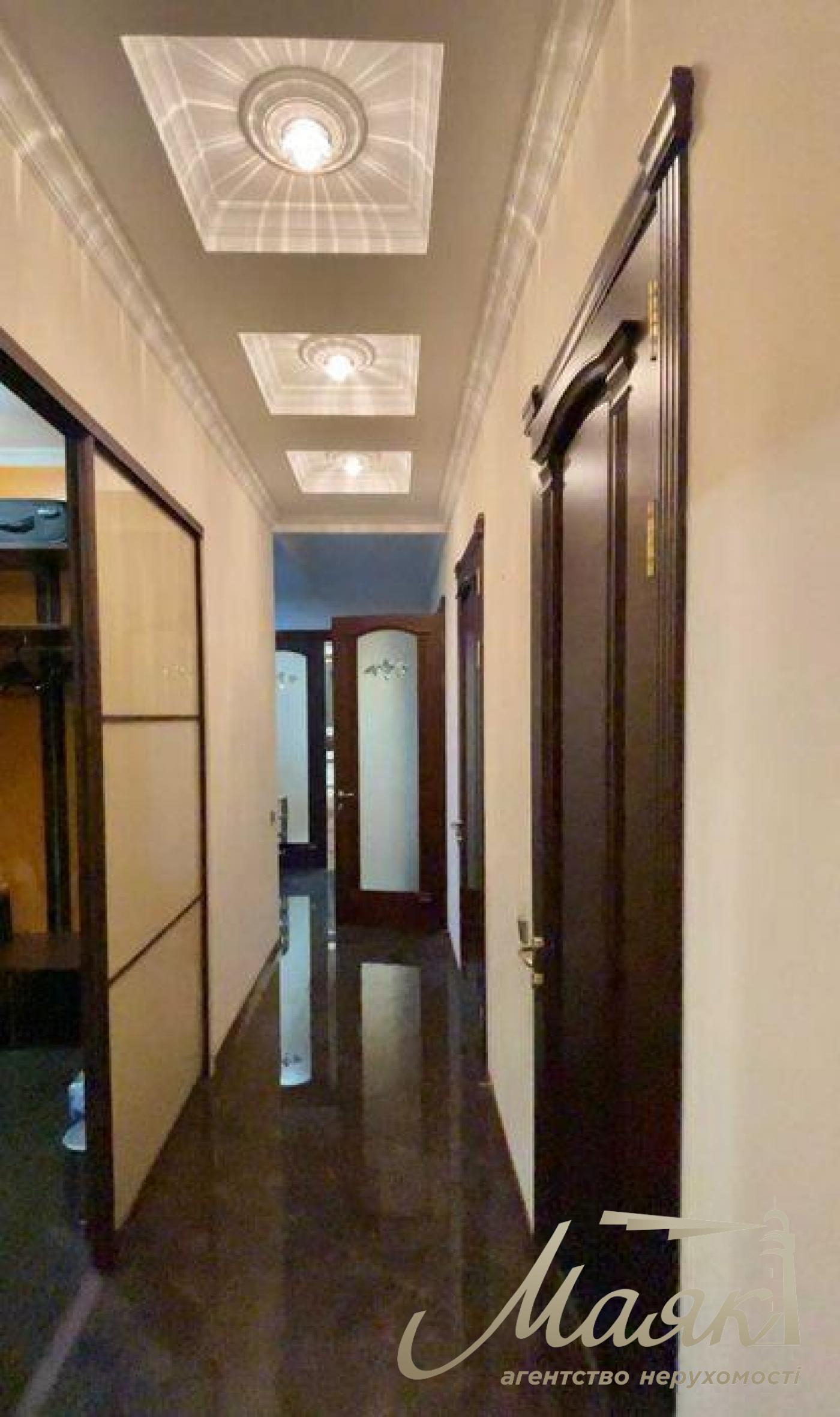 Аренда 3-комнатной квартиры в элитном доме на ул. Ирининская