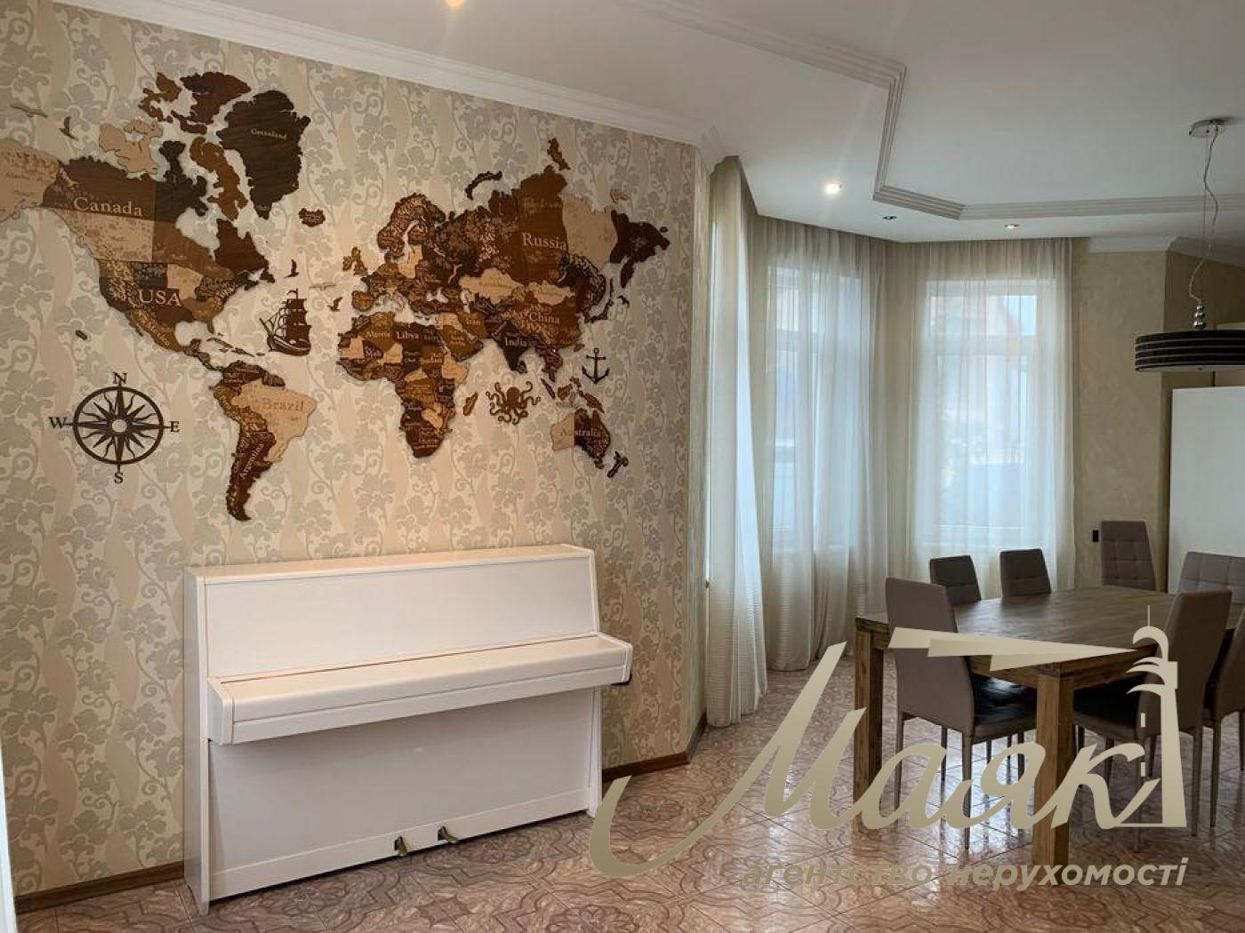 Rent a house 300m2 in the village of Kozin, ulitsa Nova,70