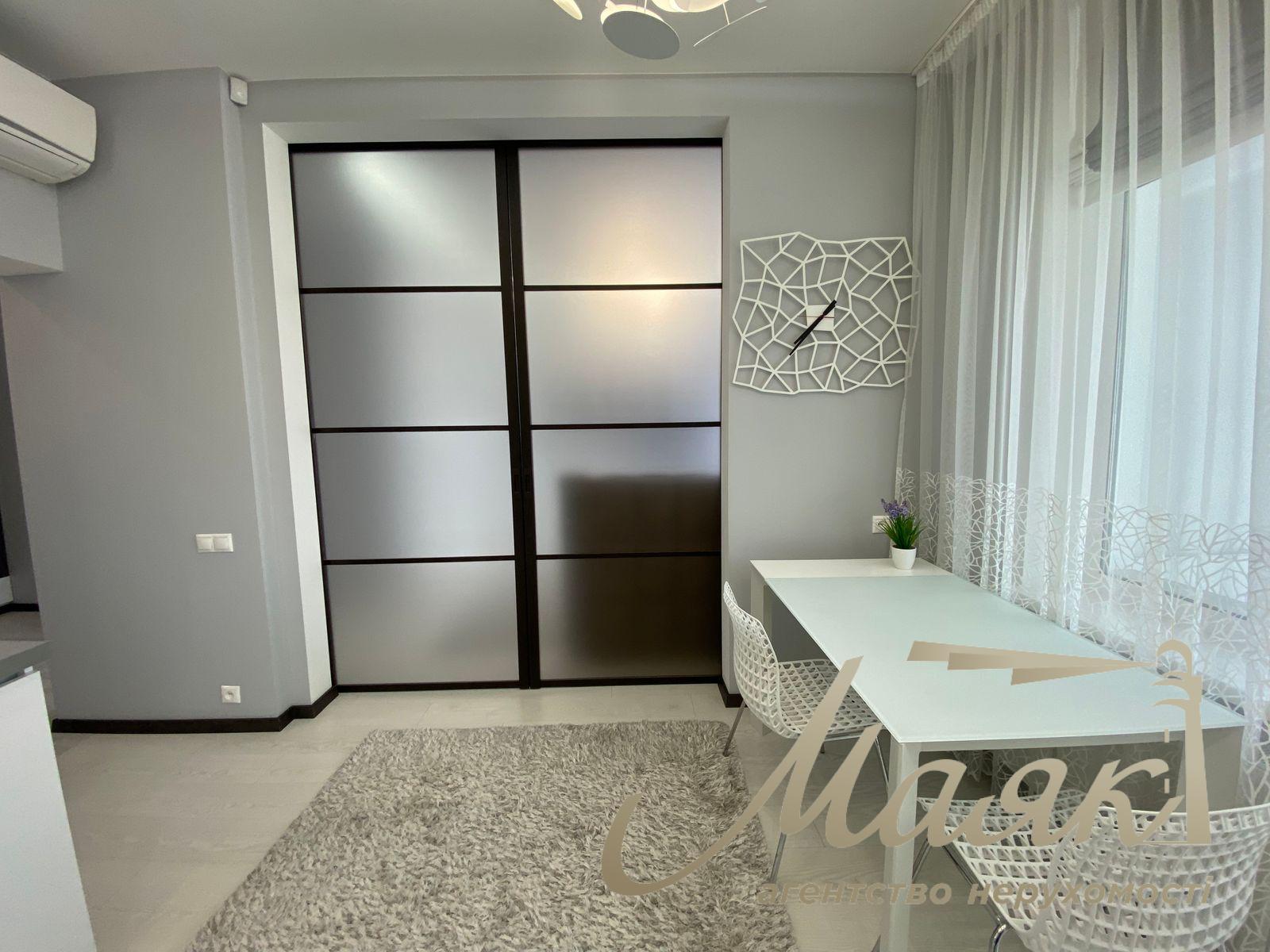 Аренда современных апартаментов 50 м² в ЖК «Новопечерские Липки» ул. Андрея Верхогляда (бывш. Драгомирова), 15. Печерский район.