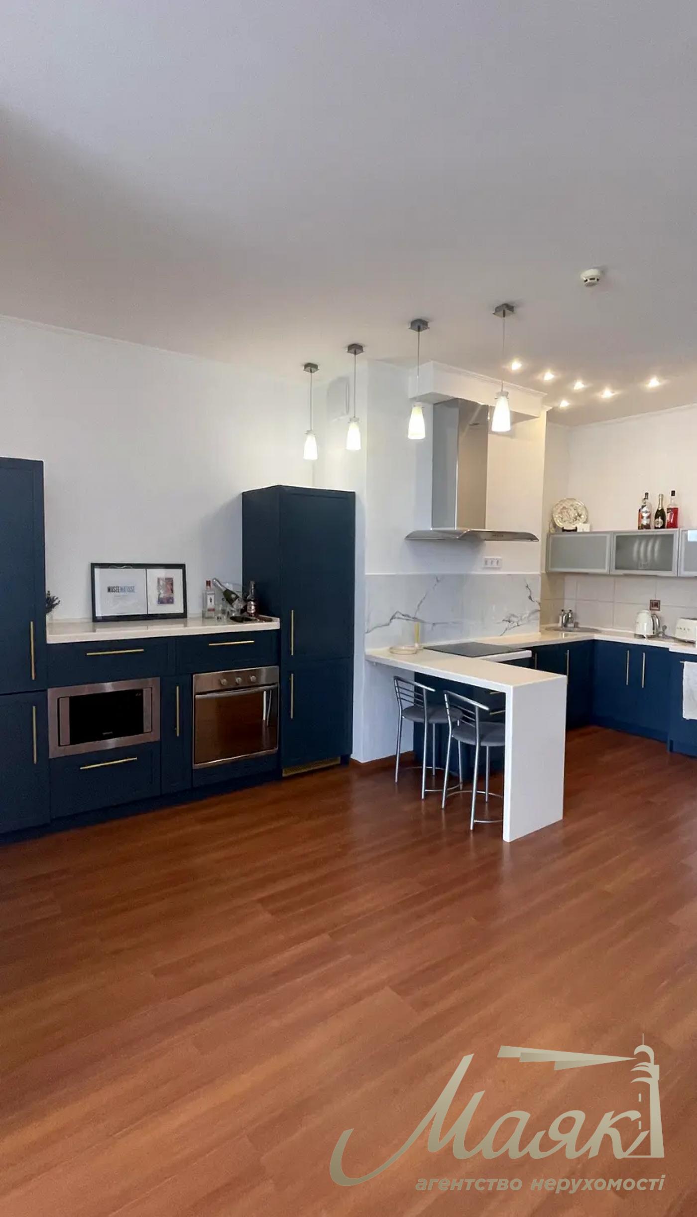 Оренда 1к квартири - студії 64 м² , бул. Тараса Шевченка, Центр