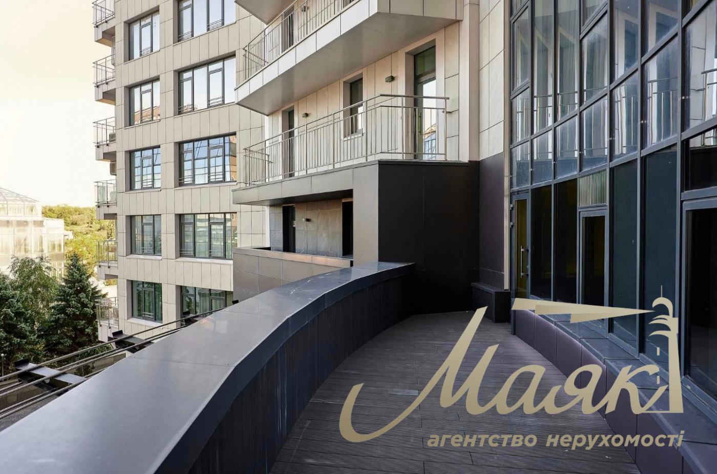 155 m² office space for rent in the Busov Hill residential complex, 12 Buslovskaya St., Pechersk.
